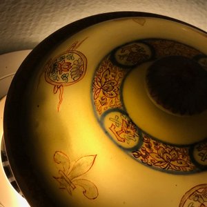 Three round Chinese armorial tureens and covers from the service of King Louis XV of France, Yongzheng, ca. 1732 — 照片 16