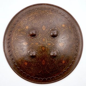 Three round damascened iron shields, Qajar, Iran, 18/19th C. — photo 4