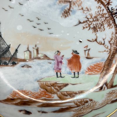 Three sets of Chinese export famille rose and grisaille 'European Subject' tea bowls and saucers — foto 13