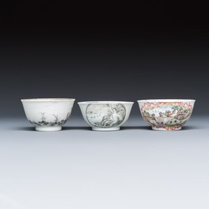 Three sets of Chinese export famille rose and grisaille 'European Subject' tea bowls and saucers — foto 6