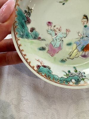 Three sets of Chinese famille rose 'Elegant Beauty and Boy' cups and saucers, Qianlong — photo 20