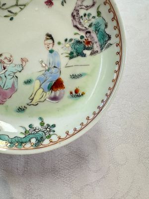Three sets of Chinese famille rose 'Elegant Beauty and Boy' cups and saucers, Qianlong — photo 23