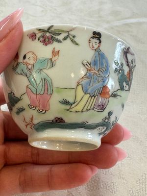 Three sets of Chinese famille rose 'Elegant Beauty and Boy' cups and saucers, Qianlong — photo 31