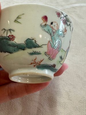 Three sets of Chinese famille rose 'Elegant Beauty and Boy' cups and saucers, Qianlong — photo 32