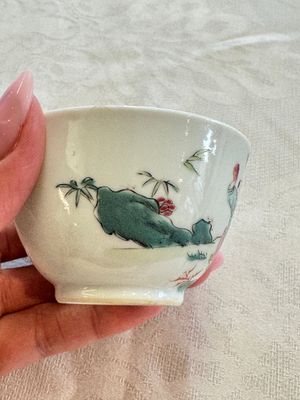 Three sets of Chinese famille rose 'Elegant Beauty and Boy' cups and saucers, Qianlong — photo 33