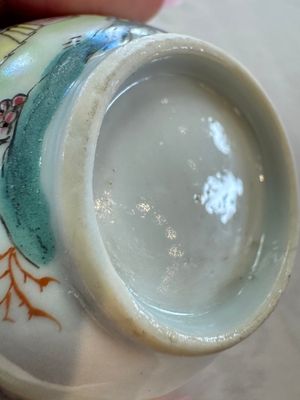 Three sets of Chinese famille rose 'Elegant Beauty and Boy' cups and saucers, Qianlong — photo 38