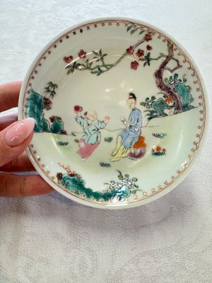 Three sets of Chinese famille rose 'Elegant Beauty and Boy' cups and saucers, Qianlong — photo 39
