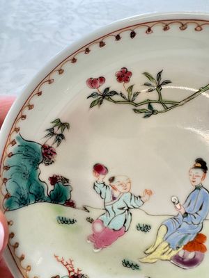 Three sets of Chinese famille rose 'Elegant Beauty and Boy' cups and saucers, Qianlong — photo 41