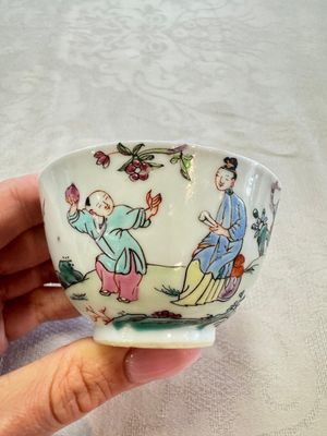 Three sets of Chinese famille rose 'Elegant Beauty and Boy' cups and saucers, Qianlong — photo 48