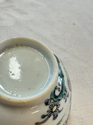 Three sets of Chinese famille rose 'Elegant Beauty and Boy' cups and saucers, Qianlong — photo 58