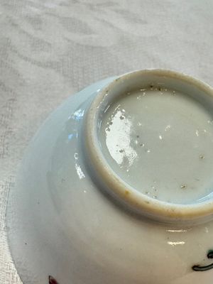 Three sets of Chinese famille rose 'Elegant Beauty and Boy' cups and saucers, Qianlong — photo 59