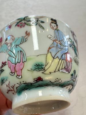 Three sets of Chinese famille rose 'Elegant Beauty and Boy' cups and saucers, Qianlong — photo 6