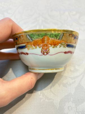 Three sets of Chinese famille rose gilt-decorated 'Bird among Flowering Branches' cups and saucers, 19th C. — 照片 11