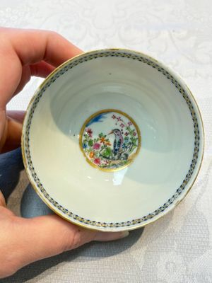 Three sets of Chinese famille rose gilt-decorated 'Bird among Flowering Branches' cups and saucers, 19th C. — 照片 13