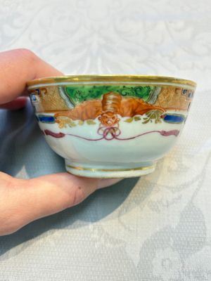 Three sets of Chinese famille rose gilt-decorated 'Bird among Flowering Branches' cups and saucers, 19th C. — 照片 19
