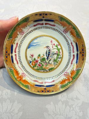 Three sets of Chinese famille rose gilt-decorated 'Bird among Flowering Branches' cups and saucers, 19th C. — 照片 5
