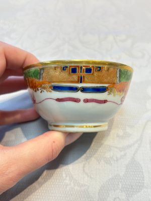 Three sets of Chinese famille rose gilt-decorated 'Bird among Flowering Branches' cups and saucers, 19th C. — 照片 8