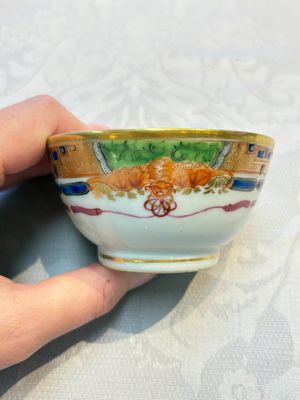 Three sets of Chinese famille rose gilt-decorated 'Bird among Flowering Branches' cups and saucers, 19th C. — 照片 9