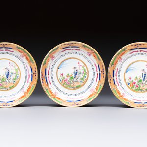 Three sets of Chinese famille rose gilt-decorated 'Bird among Flowering Branches' cups and saucers, 19th C. — 照片 2
