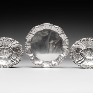Three silver dishes with floral design, probably Germany, 19/20th C. — 照片 2