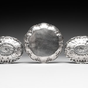 Three silver dishes with floral design, probably Germany, 19/20th C. — 照片 3