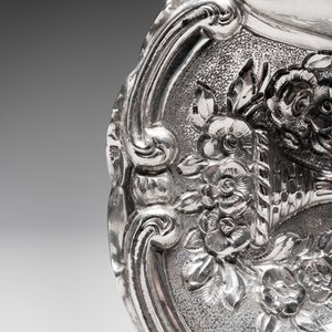 Three silver dishes with floral design, probably Germany, 19/20th C. — 照片 5