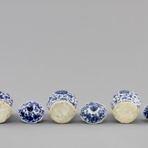 Three small blue and white Chinese porcelain vases and cover, 18/19th C. — photo 6