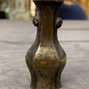 Three small Chinese bronze vases, Song and Qing — photo 28