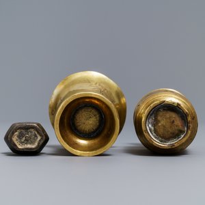 Three small Chinese bronze vases, Song and Qing — photo 6