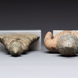 Three Southeast Asian bronze Buddhas and a stone head of Buddha, 18th C. — photo 18