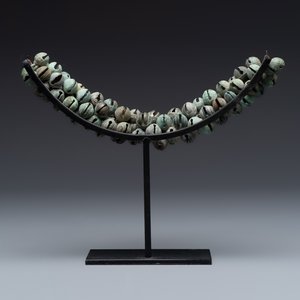 Three strings of Khmer bronze bells, Angkor Wat period, Cambodia, 12/13th C. — foto 3