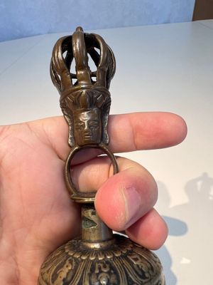 Three Tibetan bronze ritual bells and a bronze Buddha, 19th C. — 照片 16
