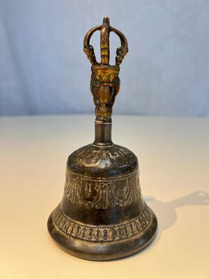 Three Tibetan bronze ritual bells and a bronze Buddha, 19th C. — 照片 26