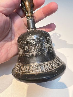 Three Tibetan bronze ritual bells and a bronze Buddha, 19th C. — 照片 30