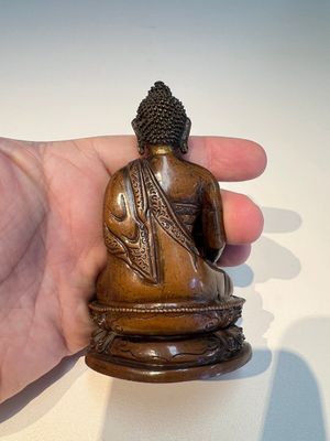 Three Tibetan bronze ritual bells and a bronze Buddha, 19th C. — 照片 4