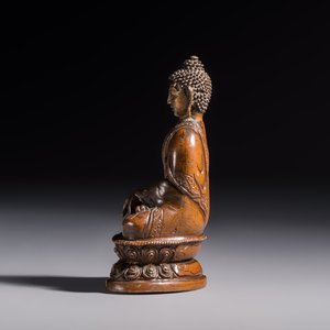 Three Tibetan bronze ritual bells and a bronze Buddha, 19th C. — 照片 9