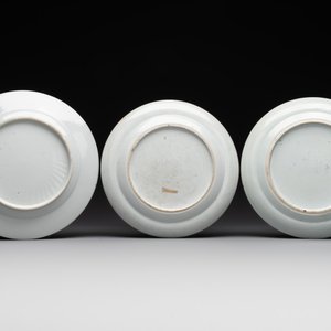 Three unusual Chinese Canton famille rose plates, 19th C. — 照片 2