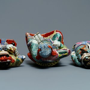 Three various Chinese famille rose figures, 19/20th C. — 照片 7