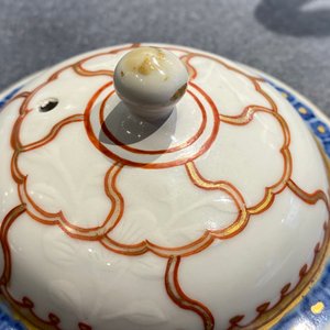 Three various Chinese porcelain teapots and covers, Qianlong — photo 11