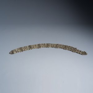 Three Yemeni jambiya-style daggers with metal mounts and two belts — foto 20