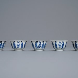 Tien Chinese blauw-witte koppen en schotels met Lange Lijzen, Kangxi — foto 7