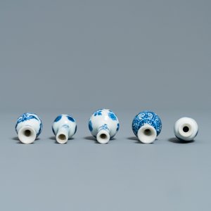 Tien Chinese blauw-witte miniatuur vaasjes, Kangxi — foto 6