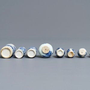 Tien fraaie Chinese blauwwitte miniatuur vaasjes, Kangxi — foto 4
