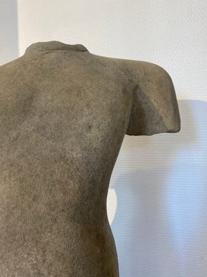 Torse en grès d'une divinité khmère, période pré Angkor, Phnom Da, Cambodge, 6ème siècle — photo 3