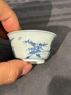 Treize soucoupes et douze tasses en porcelaine de Chine en bleu et blanc à décor figuratif, Kangxi/Yongzheng — photo 32