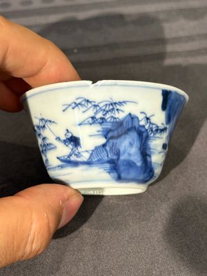 Treize soucoupes et douze tasses en porcelaine de Chine en bleu et blanc à décor figuratif, Kangxi/Yongzheng — photo 35