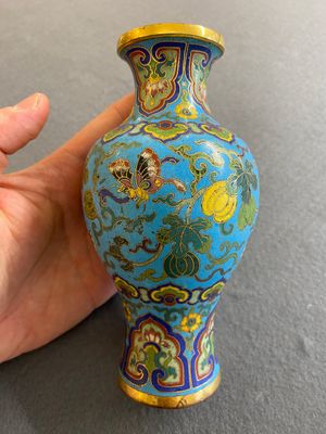 Très beau vase en émaux cloisonnés à fond turquoise, Chine, Qianlong — photo 3