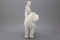 Très fine figure de Manjusri, assise sur un lion, en porcelaine blanc-de-chine de Dehua, début-mi 20e