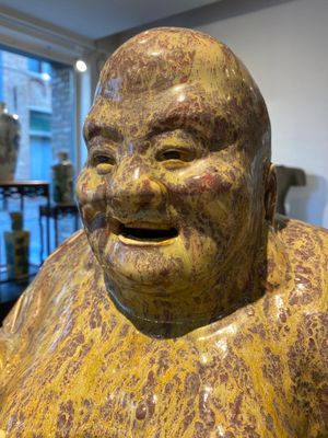 Très grande figure de Bouddha en grès porcelaineux à émail flambé dite 'de Shiwan', 18/19ème — photo 5
