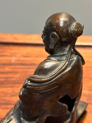Très rare brûle-parfum couvert en forme de Laozi assit sur le rocher, Yuan — photo 7